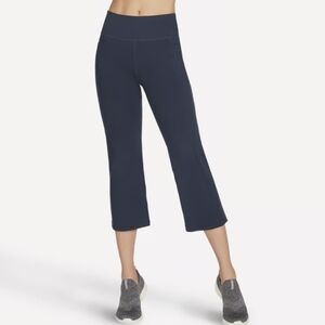 Skechers Women's Navy High Rise Cropped Flare Capris Size Medium